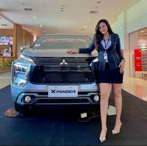 Sales Mobil  Mitsubishi Rembang 